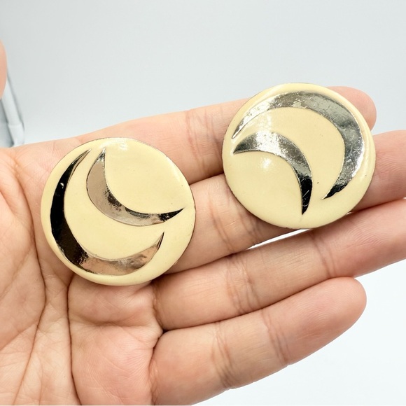 Vintage Enamel Cream Silver Tone Crescent Clip on Earrings - Picture 1 of 7